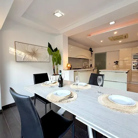 Heart Of St Juliens Near Paceville And Spacious 3-bedroom * San Ġiljan
