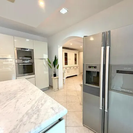 Heart Of St Juliens Near Paceville And Spacious 3-bedroom * San Ġiljan