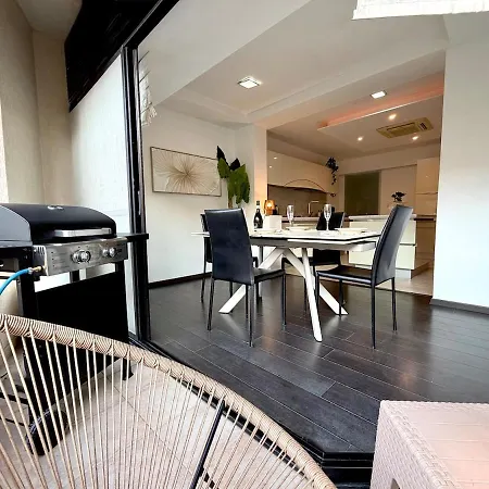 Heart Of St Juliens Near Paceville And Spacious 3-bedroom Apartman