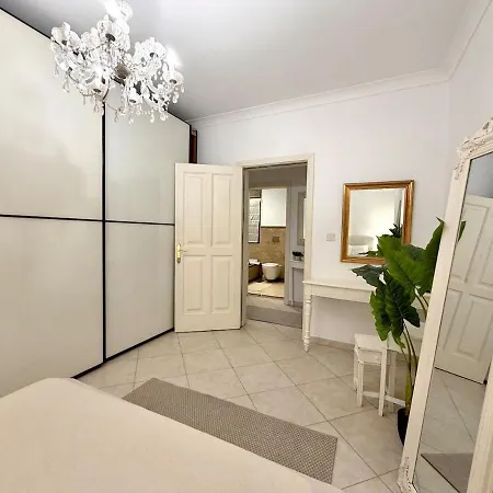 Heart Of St Juliens Near Paceville And Spacious 3-bedroom Apartman *