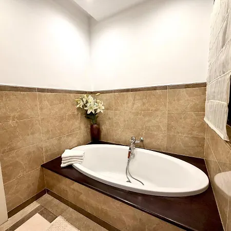 Apartman Heart Of St Juliens Near Paceville And Spacious 3-bedroom *