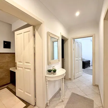 Heart Of St Juliens Near Paceville And Spacious 3-bedroom